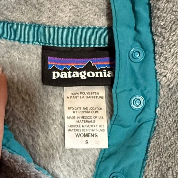 Patagonia Women’s Gray and Teal Fleece Pullover - Picture 2 of 5
